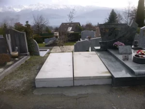 2 cimetières sans marbrerie