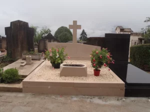 cimetière avec la croix
